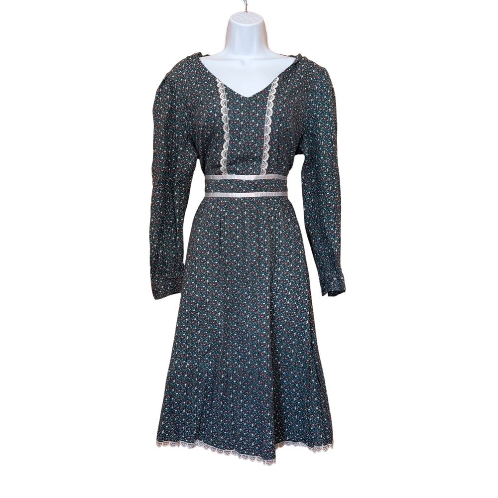 Vintage JCPenney Prairie Dress - Floral Calico Midi - Lace Trim - Boho 70s 80s